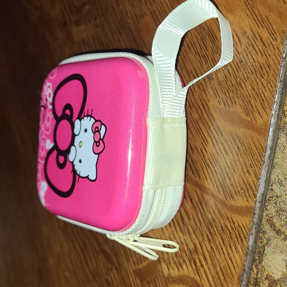 Hello Kitty Earbud Hard Case - Picture 8 of 15